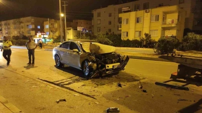 Kontrolden çıkan otomobil, kamyonete çarptı: 2 yaralı