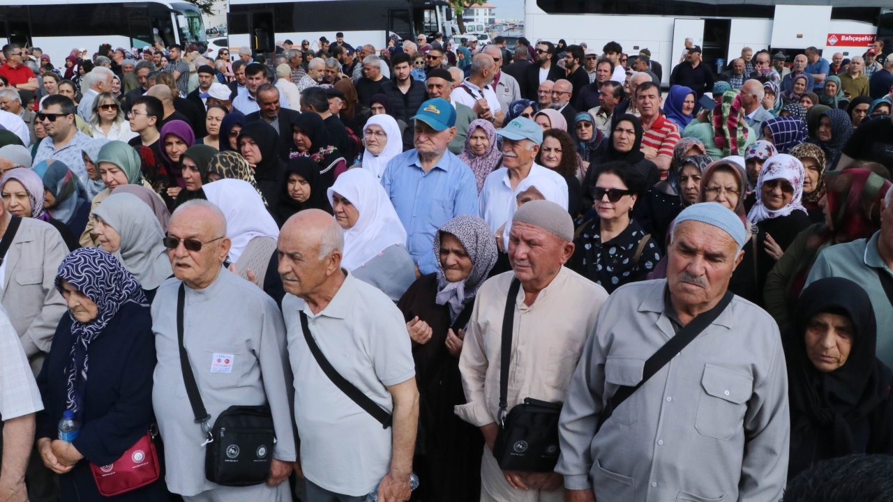 Hacı adayları uğurlandı