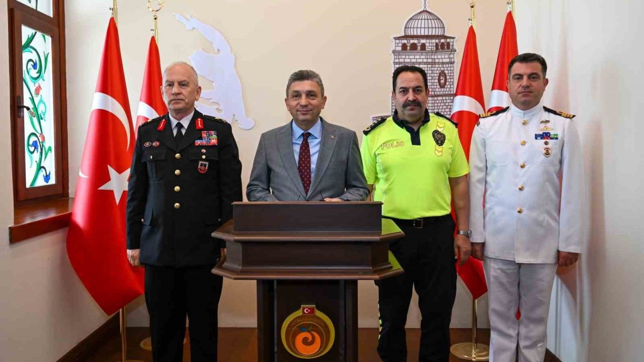 Antalya’da nisanda 154 kaçakçılık, 755 narkotik operasyonu yapıldı