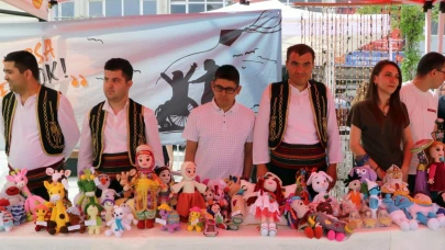 Engelli öğrencilerin eserleri sergilendi