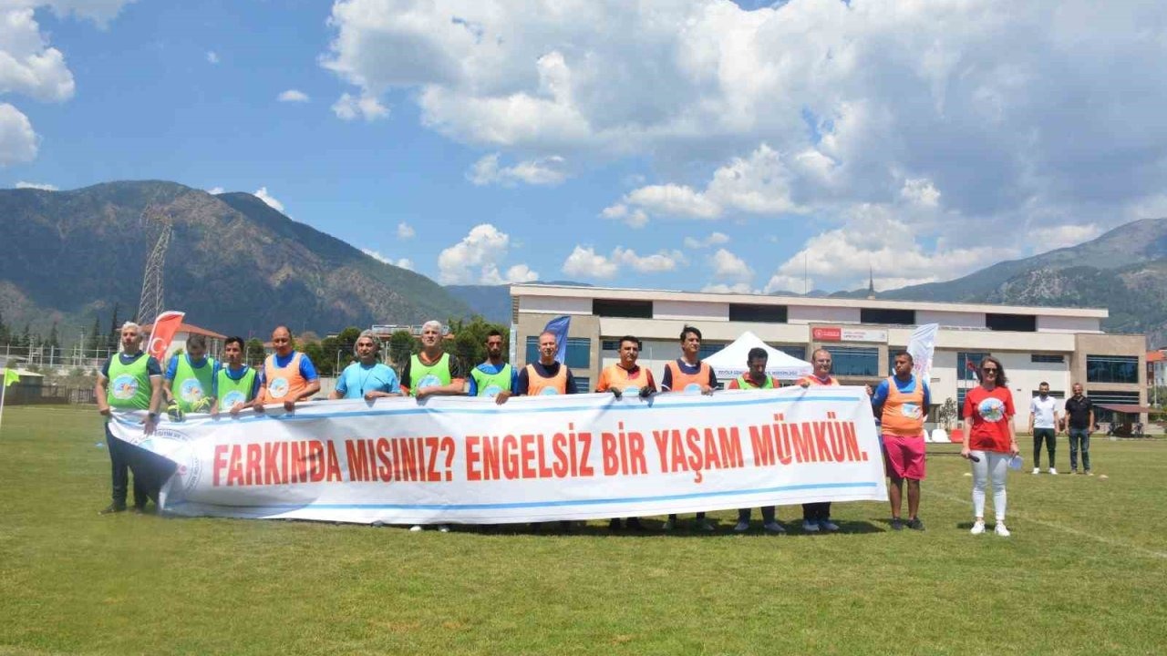 Köyceğiz’de Özel Bireyler ve Protokol Sahada Buluştu: Dostluk Kazandı