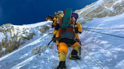 Everest’e Tırmanış Yapan Filipinli Dağcı Yorgunluk Nedeniyle Hayatını Kaybetti