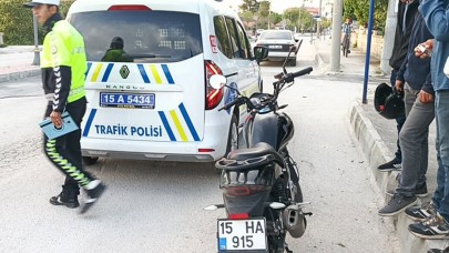Motosiklet sürücüsüne çarpıp darbeden sürücü yakalandı