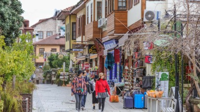 MÜSİAD Başkanı Akgül: "Sertifikalı gibi görünen kapılar tehlike saçıyor"