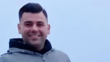 Otomobile çarpan motosikletin sürücüsü öldü