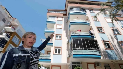 Rus öğretmen Antalya’da varlık içinde yokluk yaşıyor