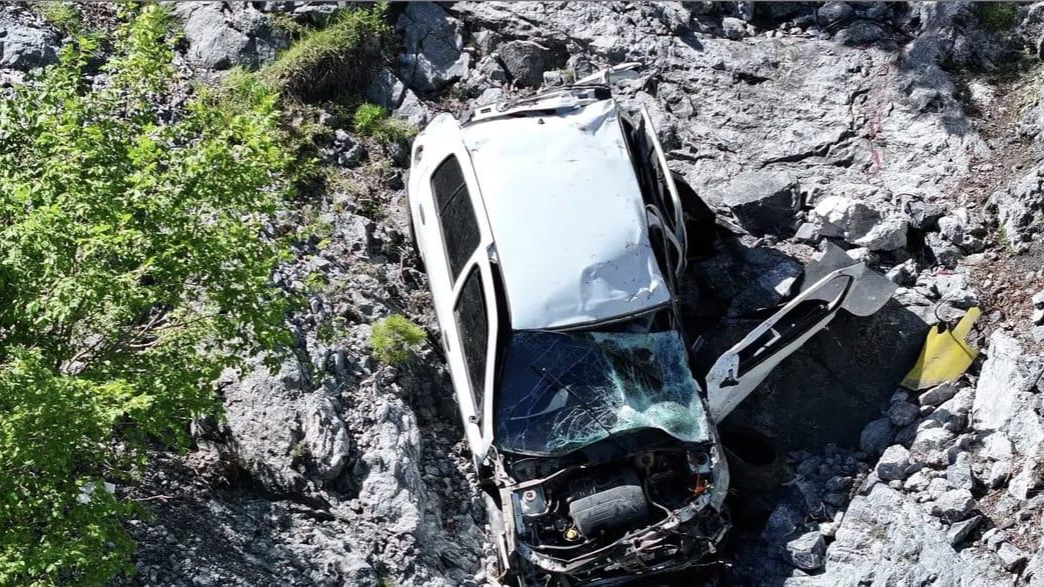 Antalya'da uçuruma devrilen otomobildeki 1 kişi öldü, 1 kişi yaralandı