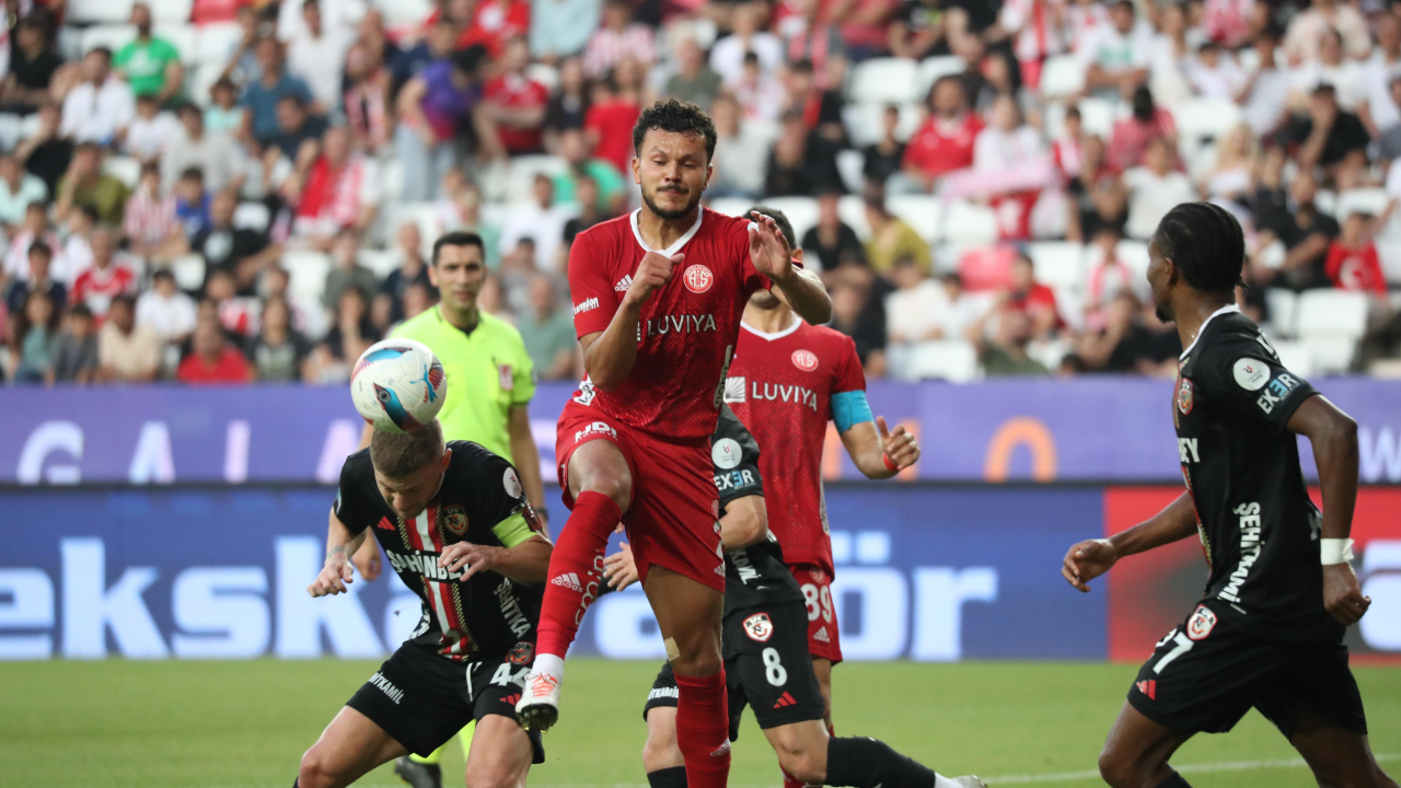Antalyaspor ve Gaziantep FK Süper Lig’de Kalmayı Garantiledi