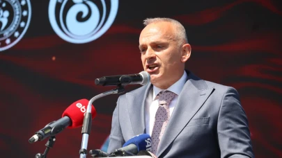 Antalya’da 19 Mayıs Coşkusu Cumhuriyet Meydanı ve Karaalioğlu Parkı’nda Kutlandı