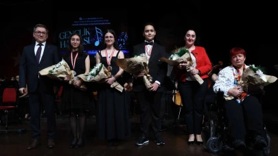 Gençlik Haftası’nda Antalya’da müzik dolu gece