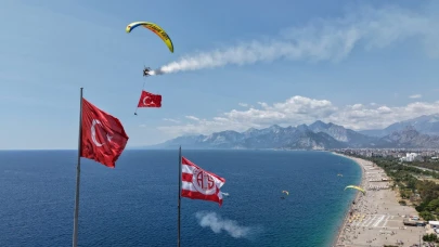 THK'dan 19 Mayıs'ta Antalya semalarında paramotor gösterisi
