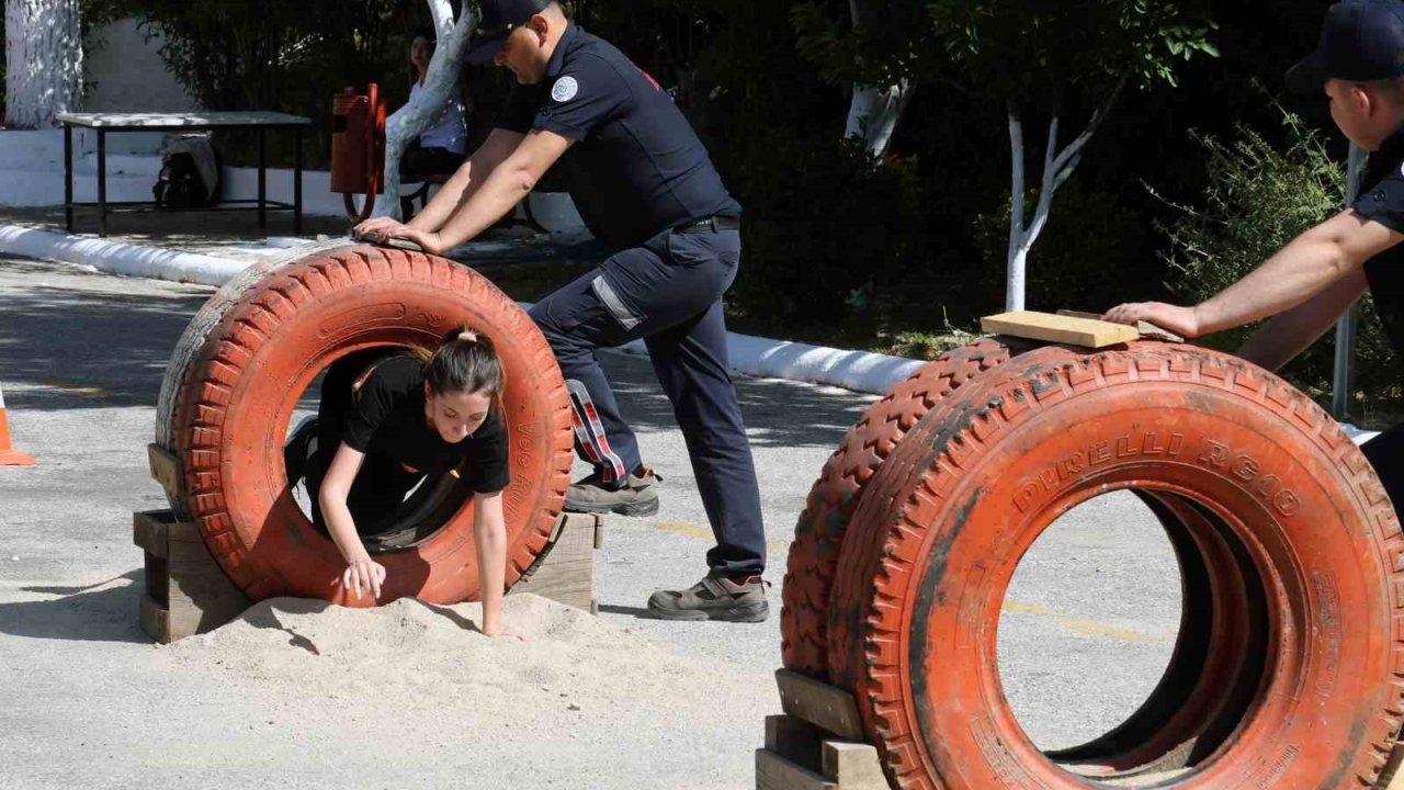 Alev savaşçısı olmak için komando eğitim parkurunda ter döktüler