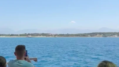 Side açıklarında Akdeniz foku görüntülendi, turistler hayretler içinde izledi