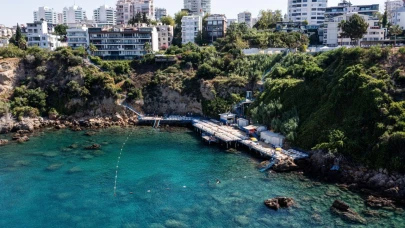 Falez plajlarında mavi gururu