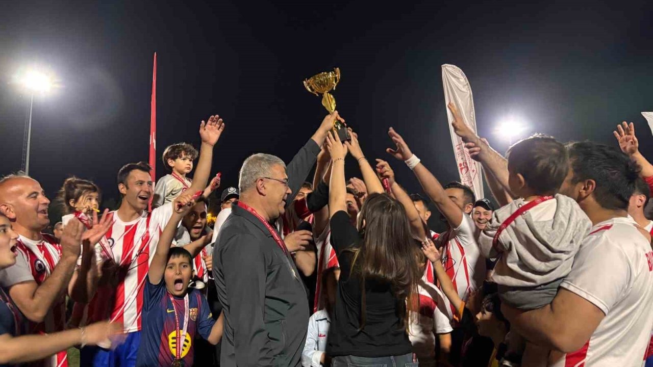 Burdur Kamu Spor Oyunları Mini Futbol Turnuvası şampiyonu İl Emniyet Müdürlüğü oldu