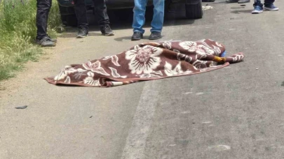 Otomobil ile çarpışan motosikletin sürücüsü hayatını kaybetti