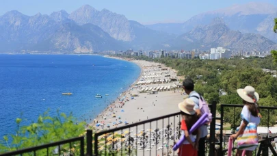 Antalya’da Yaz Gibi Hafta Sonu: Termometreler 33 Dereceyi Gördü
