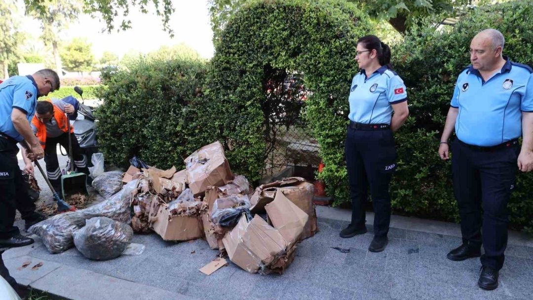 Antalya Terminalinde Zabıtanın Ele Geçirdikleri Pes Dedirtti