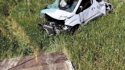 Isparta’da hafif ticari araç şarampole yuvarlandı: 1 yaralı