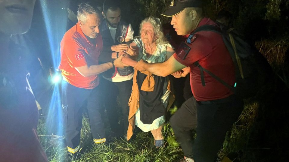 Manavgat'ta kayıp kadın çalılıkların arasında yatarken bulundu