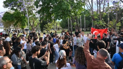 Akdeniz Üniversitesi’nde Sembolik Mezuniyet Kutlamasına Su Engeli