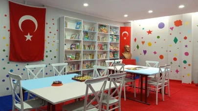 Akdenizli öğrenciler Hatay'da kütüphane kurdu