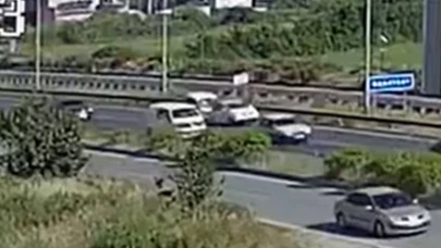 Yolda aniden durunca kazaya neden oldu