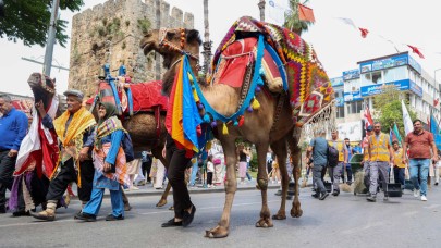 Antalya Sokaklarında Yörük Göcü