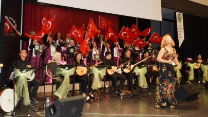 Kadın karavancılardan türkü şöleni