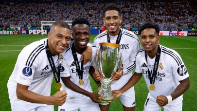 Real Madrid, O Futbolcuyla 2031 Yılına Kadar Sözleme İmzaladı: Tüm Dünya Bu Transferi Konuşuyor!