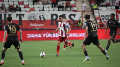 Antalya 3 Dakikada 2 Golle Yıkıldı! Antalyaspor:0 – Trabzonspor:2