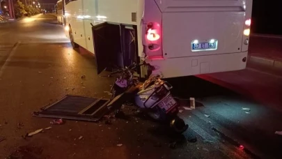 Midibüse çarpan motosikletin sürücüsü öldü