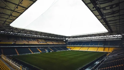 Fenerbahçe'nin stadında yenileme ve tadilat çalışmaları başladı