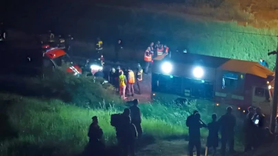 Rusya’da köprü çöktü, tren raydan çıktı