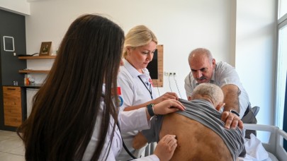 Antalya Evde Sağlık Hizmetleri Ekibinden Huzurevi Ziyareti