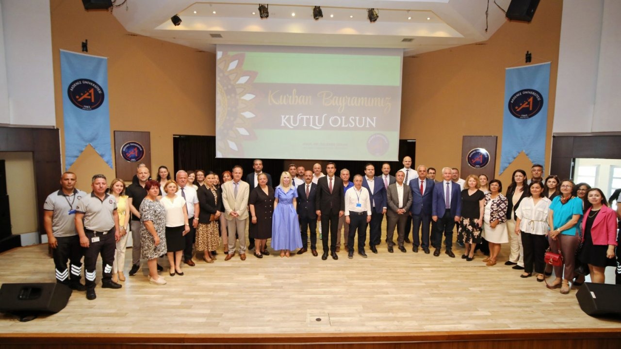 Akdeniz Üniversitesi ailesi bayramlaştı