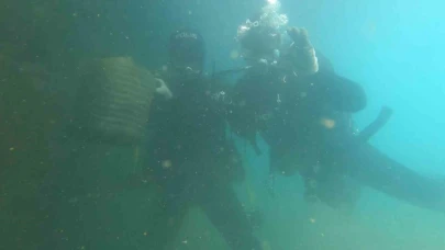 Kurbağa adamlar daldı, hayalet ağlar temizlenip balıklara yaşam alanı oluşturuldu