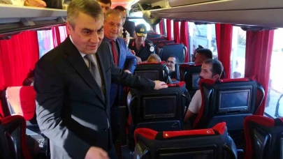 Vali yolcuları tebrik etti, ceza yiyen otobüsün sürücüsünü uyardı