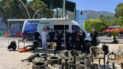 Fethiye'de denizden çıkan atıklar sergilendi