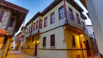 Yangın Yönetmeliği Krizi Kaleiçi'nde Derinleşiyor