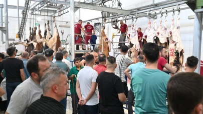 Mezbahada 250 büyükbaş kurban kesimi gerçekleştirildi