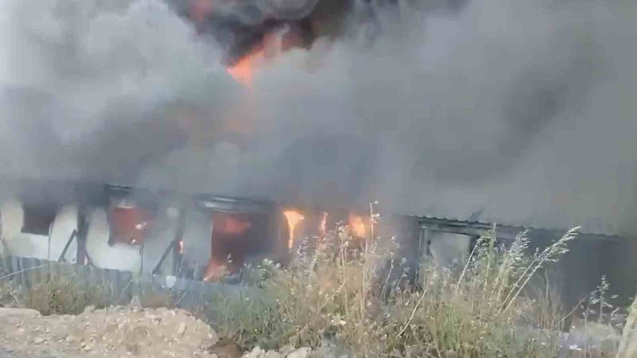 Bodrum’da işçilerin kaldığı konteynerlerde yangın çıktı