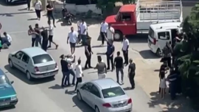 Trafik kazasında sonra çıkan kavgayı polis havaya ateş ederek ayırabildi