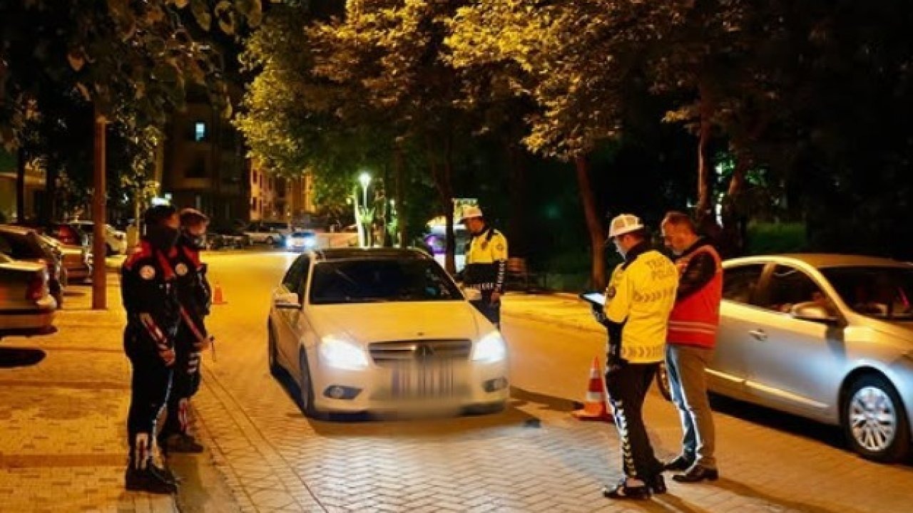 Isparta’da gece uygulaması: 1 saatte 43 şahıs ve 15 araç denetlendi