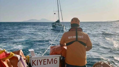 Bodrum açıklarında arızalanan tekneyi KIYEM ekipleri kurtardı