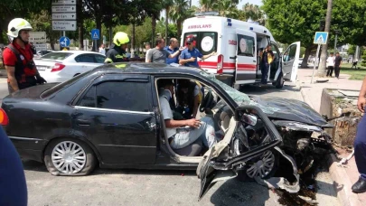 Otomobil ve motosikletler çarpıştı: 1’i ağır 3 yaralı