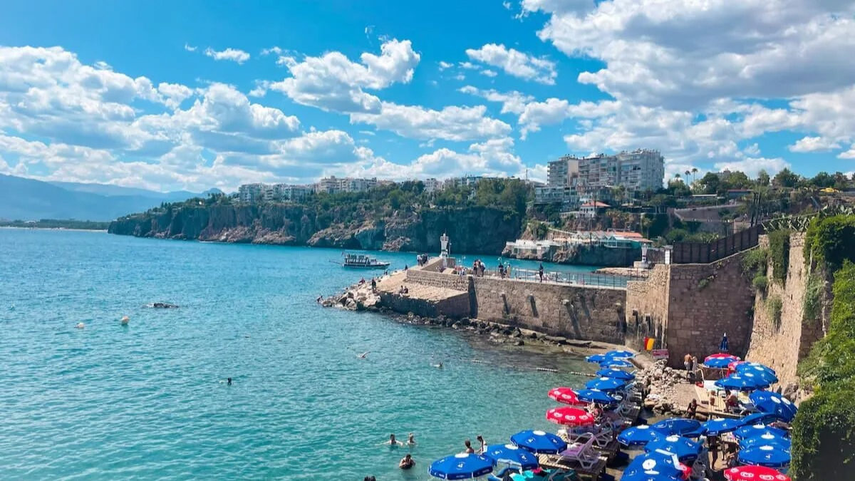 Antalya Valiliği'nden plaj açıklaması