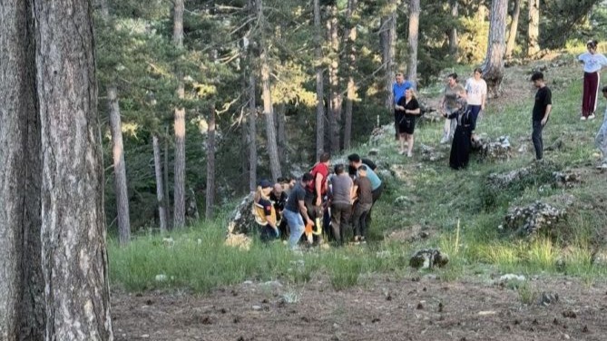 Mersin’de kekik toplarken uçurumdan yuvarlanan kadın yaralandı