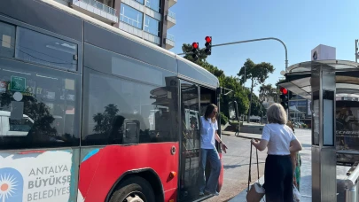 Antalya’da Belediye Otobüsü Arıza Yaptı