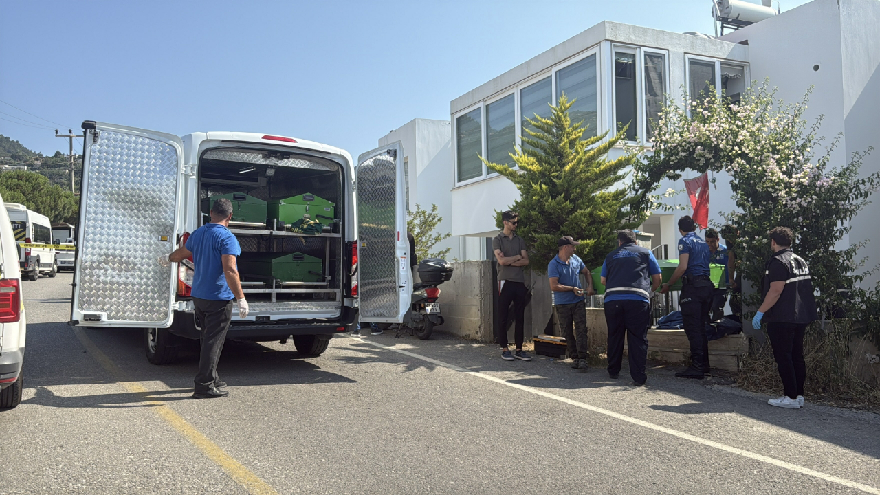 Bodrum'da çatıdan düşen emekli polis yaşamını yitirdi